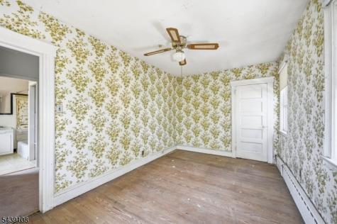 114 Franklin Place Roselle Park NJ 07204