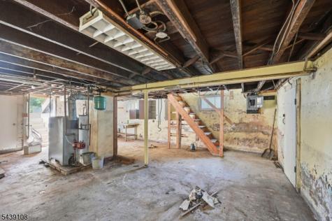 114 Franklin Place Roselle Park NJ 07204