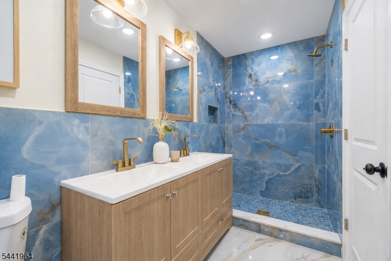 21 Glannon Road Livingston NJ 07039