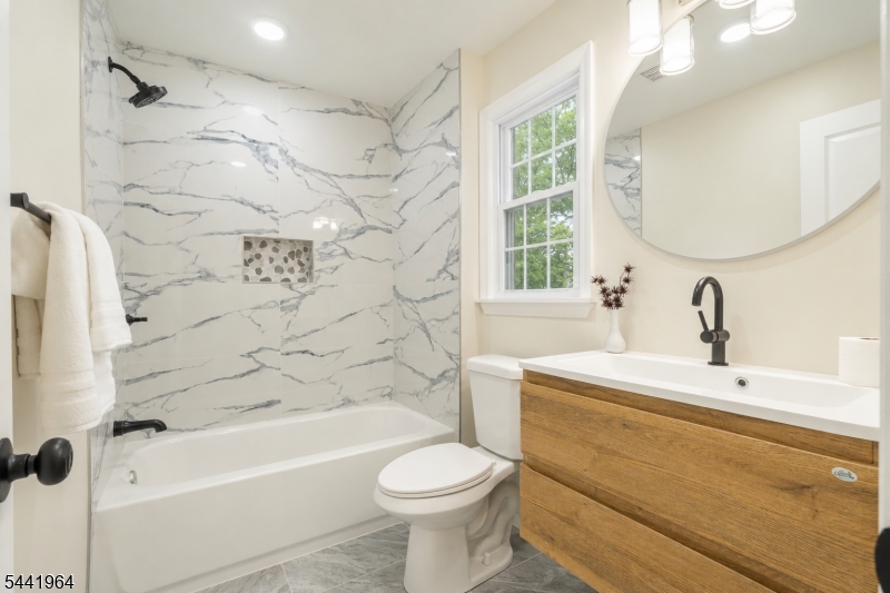 21 Glannon Road Livingston NJ 07039