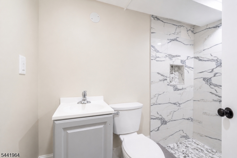 21 Glannon Road Livingston NJ 07039