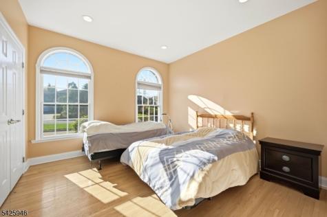 56 Burnet Hill Road Livingston NJ 07039