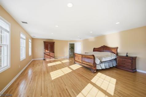 56 Burnet Hill Road Livingston NJ 07039