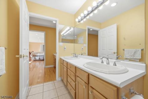 56 Burnet Hill Road Livingston NJ 07039