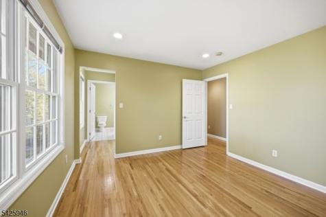 56 Burnet Hill Road Livingston NJ 07039