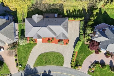 56 Burnet Hill Road Livingston NJ 07039