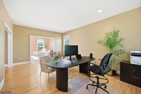 56 Burnet Hill Road Livingston NJ 07039