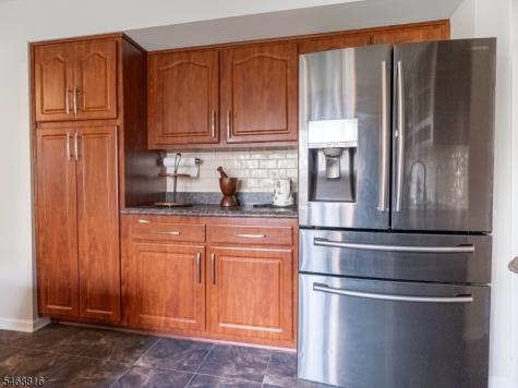 7 Fernwood Place Parsippany-troy Hills NJ 07054