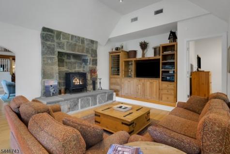 9 Beacon Hill Drive Chester NJ 07930