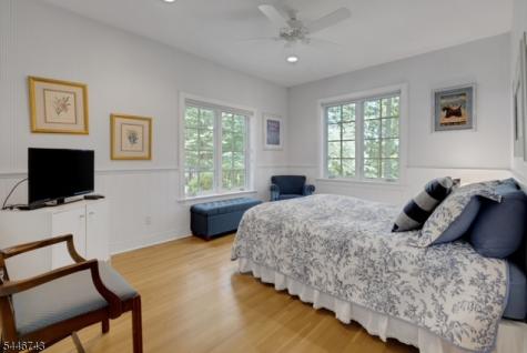 9 Beacon Hill Drive Chester NJ 07930