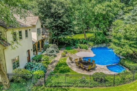 9 Beacon Hill Drive Chester NJ 07930