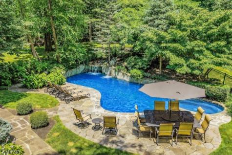 9 Beacon Hill Drive Chester NJ 07930