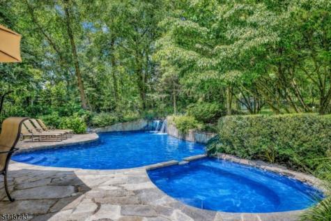 9 Beacon Hill Drive Chester NJ 07930