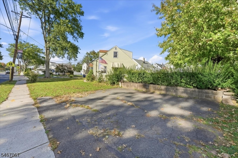 2 Dawn Drive Clark NJ 07066