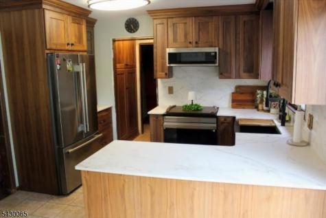 27 Cratetown Road Clinton NJ 08833