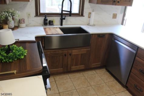 27 Cratetown Road Clinton NJ 08833