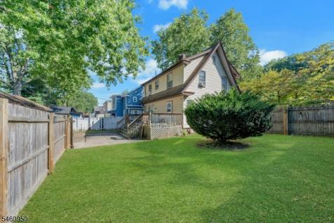 62 Elliot Place East Orange NJ 07018