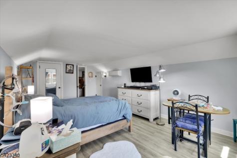 10 Hillside Avenue Milford NJ 08848