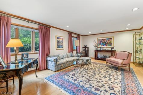 12 Sandalwood Drive Livingston NJ 07039