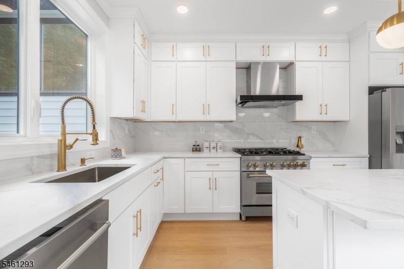 16 Alcott Drive Livingston NJ 07039