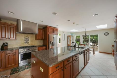 29 Deer Path Circle Green Brook NJ 08812