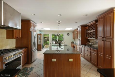 29 Deer Path Circle Green Brook NJ 08812