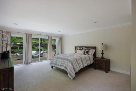 29 Deer Path Circle Green Brook NJ 08812