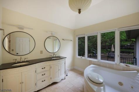 29 Deer Path Circle Green Brook NJ 08812