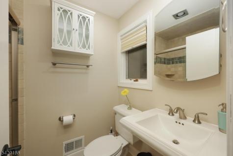 29 Deer Path Circle Green Brook NJ 08812