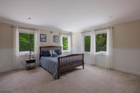 29 Deer Path Circle Green Brook NJ 08812
