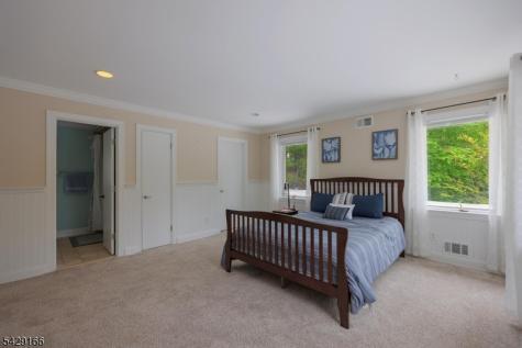 29 Deer Path Circle Green Brook NJ 08812