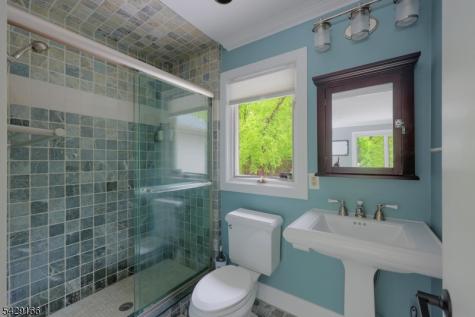 29 Deer Path Circle Green Brook NJ 08812