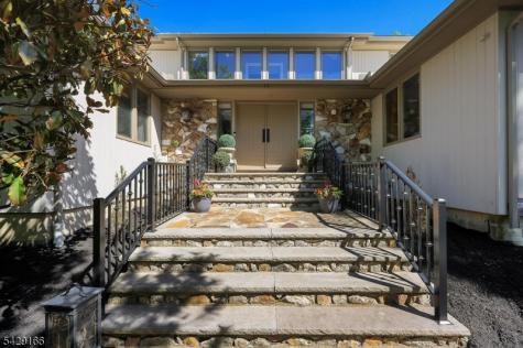 29 Deer Path Circle Green Brook NJ 08812