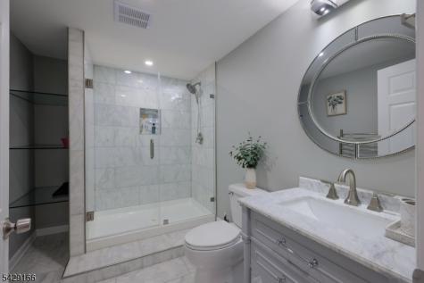 29 Deer Path Circle Green Brook NJ 08812