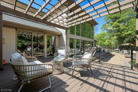 29 Deer Path Circle Green Brook NJ 08812