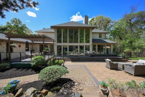 29 Deer Path Circle Green Brook NJ 08812