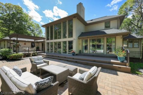 29 Deer Path Circle Green Brook NJ 08812