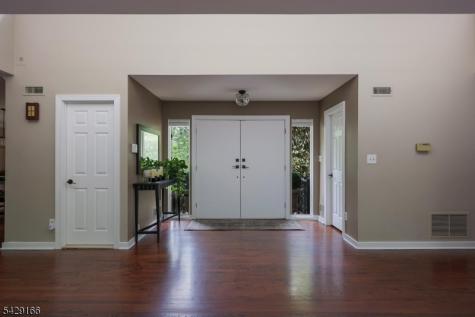 29 Deer Path Circle Green Brook NJ 08812