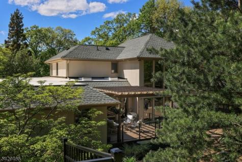 29 Deer Path Circle Green Brook NJ 08812