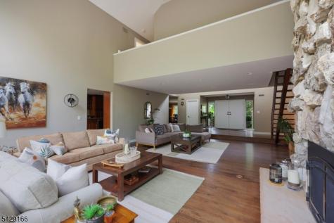 29 Deer Path Circle Green Brook NJ 08812
