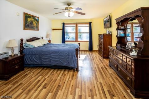 979 Owassa Road Stillwater NJ 07860