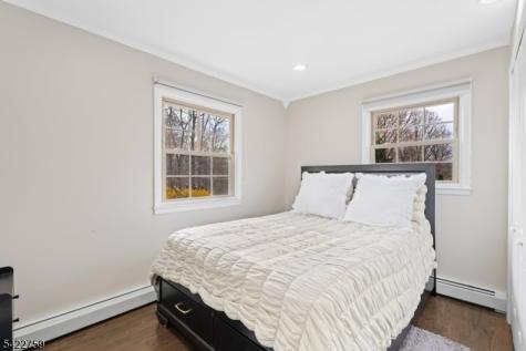 13 Hunters Lane Byram NJ 07821