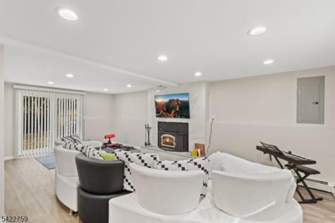 13 Hunters Lane Byram NJ 07821