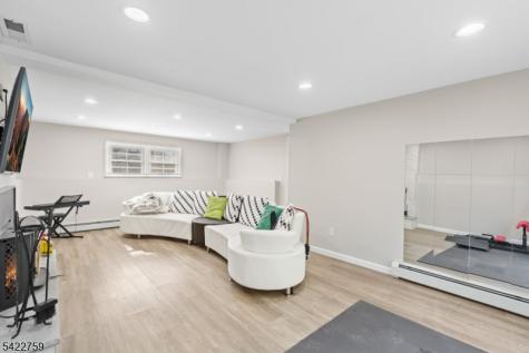 13 Hunters Lane Byram NJ 07821