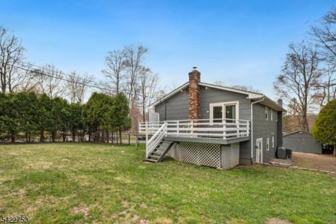13 Hunters Lane Byram NJ 07821
