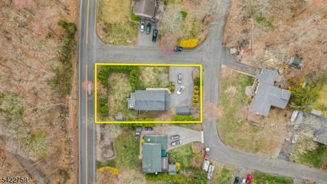 13 Hunters Lane Byram NJ 07821