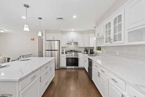 13 Hunters Lane Byram NJ 07821