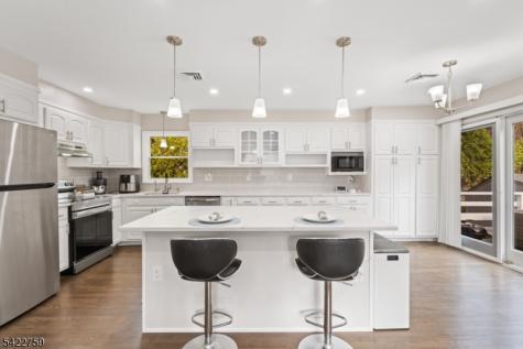 13 Hunters Lane Byram NJ 07821