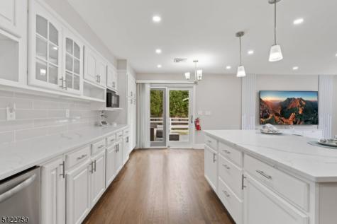 13 Hunters Lane Byram NJ 07821