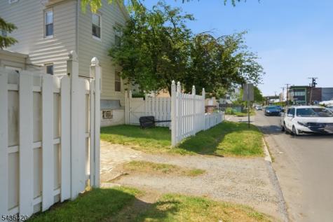 33 Pulaski Place Hackensack NJ 07601